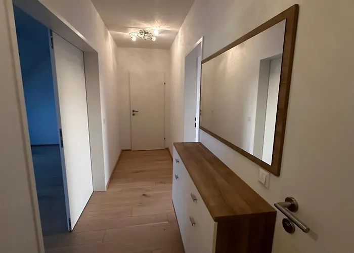 Wiener Schloss Wilhelminen 360° Views Apartment *