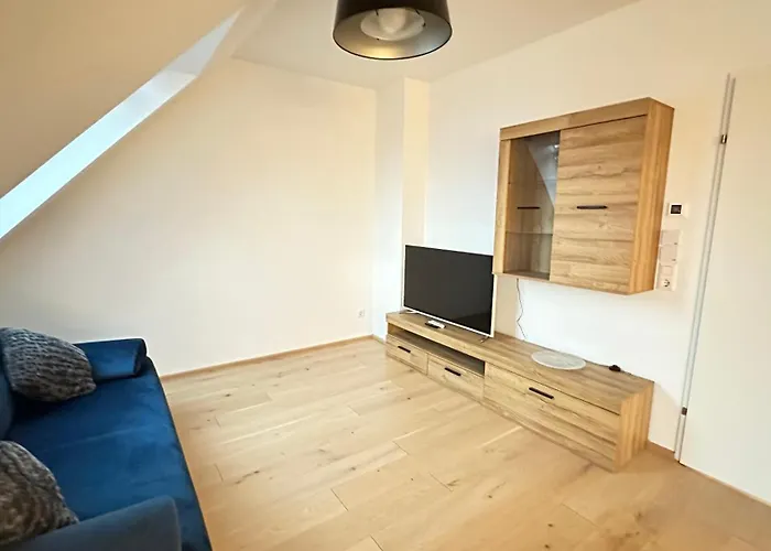 Wiener Schloss Wilhelminen 360° Views Apartment *