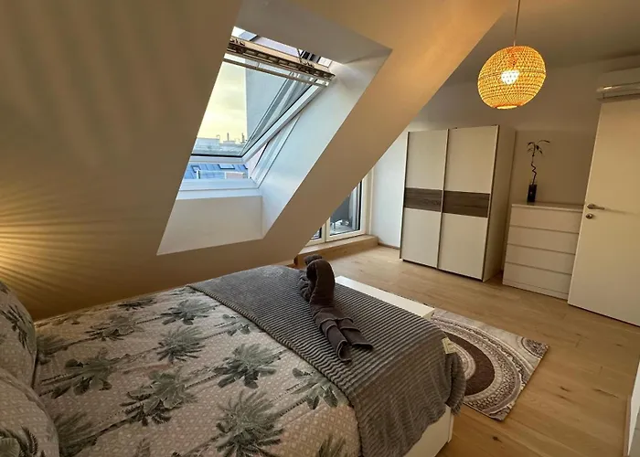 Apartment Wiener Schloss Wilhelminen 360° Views *