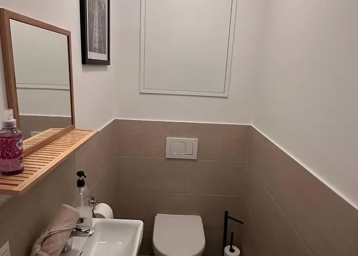 Wiener Schloss Wilhelminen 360° Views Apartment *